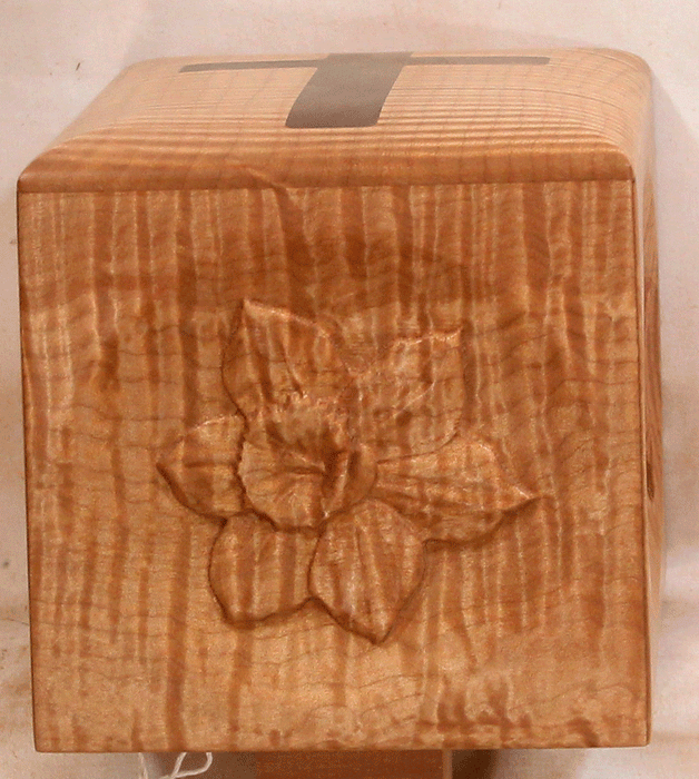 Maple Urn with Humming Bird Scene Handmade (AA43)