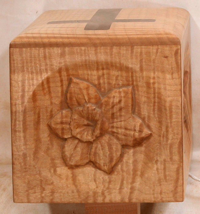 Maple Urn with Humming Bird Scene Handmade (AA43)