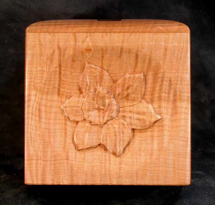 Maple Urn with Humming Bird Handmade (AA34)
